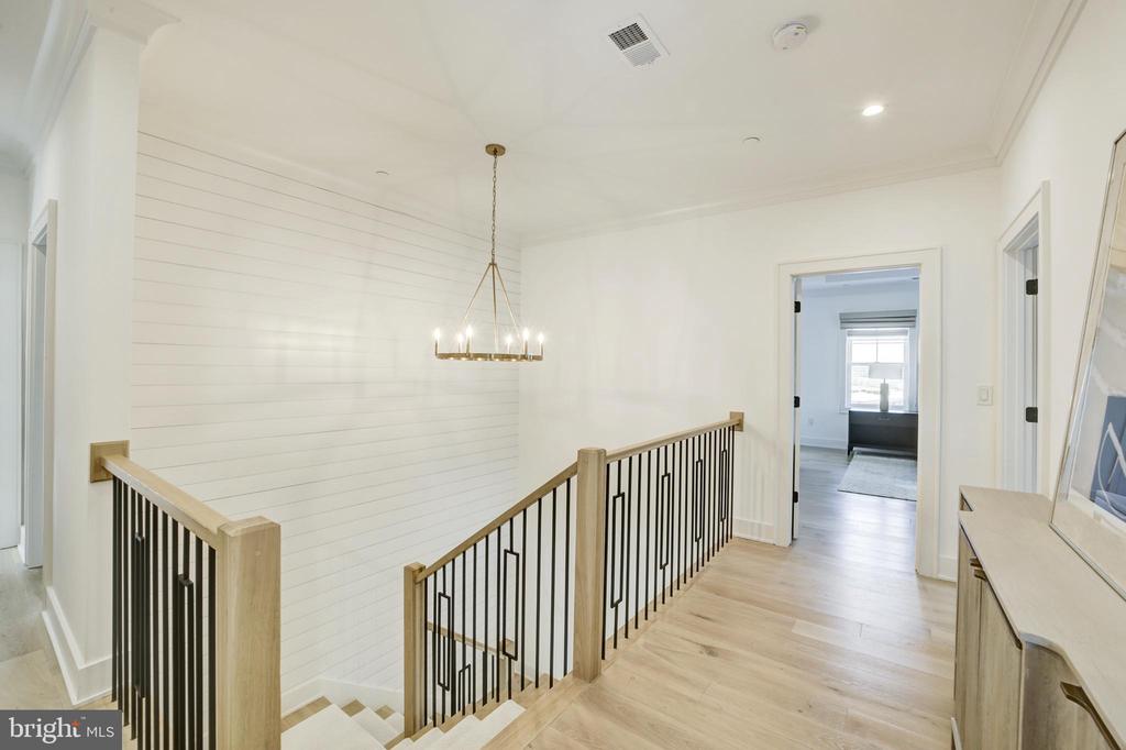 10024 SINNOTT DRIVE
