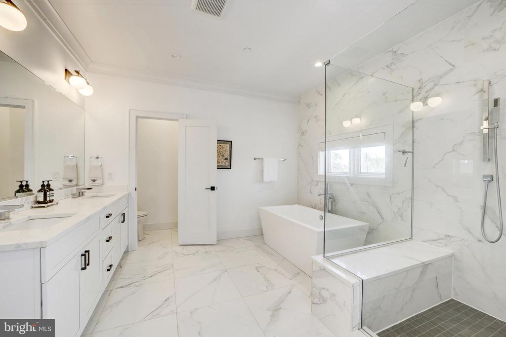 10024 SINNOTT DRIVE