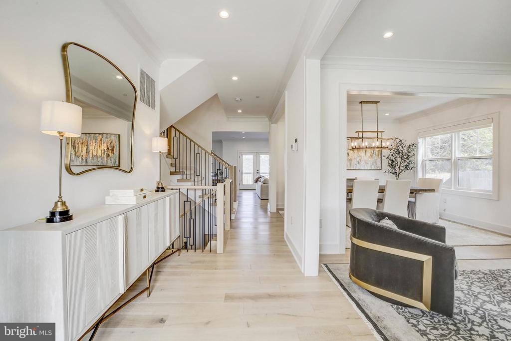 10024 SINNOTT DRIVE
