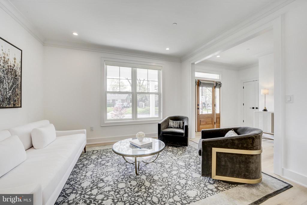 10024 SINNOTT DRIVE