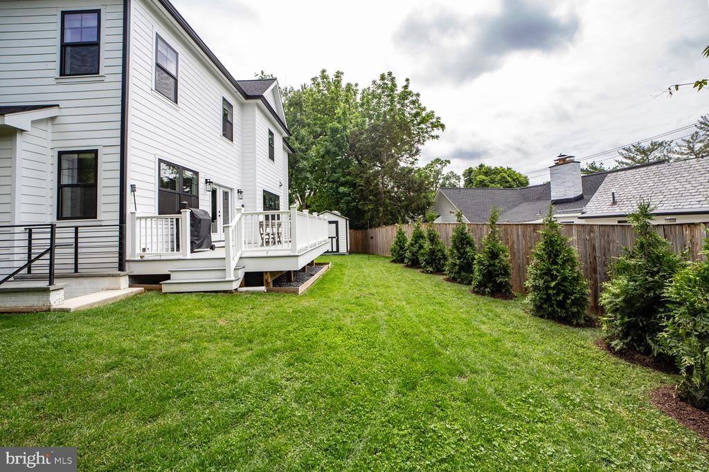 10024 SINNOTT DRIVE
