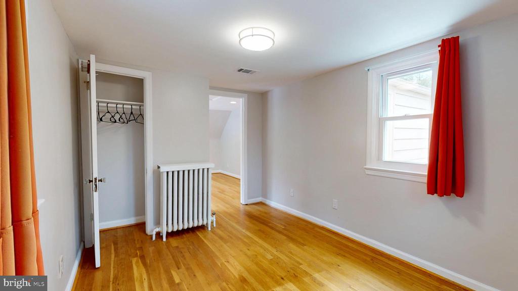 2116 LINDEN LANE