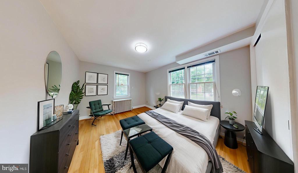 2116 LINDEN LANE