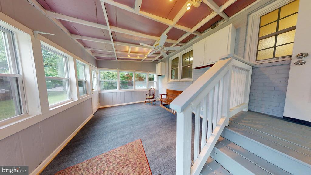 2116 LINDEN LANE