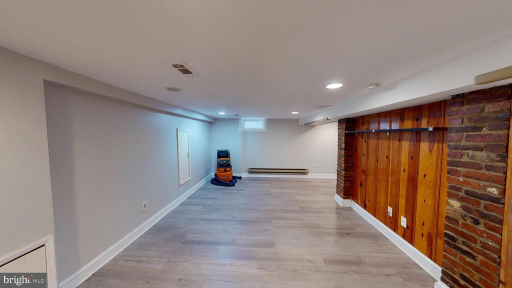 2116 LINDEN LANE