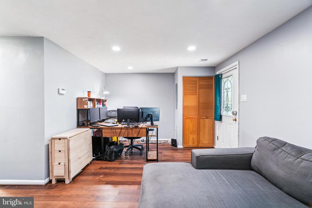13213 WHITECHURCH CIRCLE