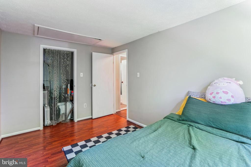 13213 WHITECHURCH CIRCLE