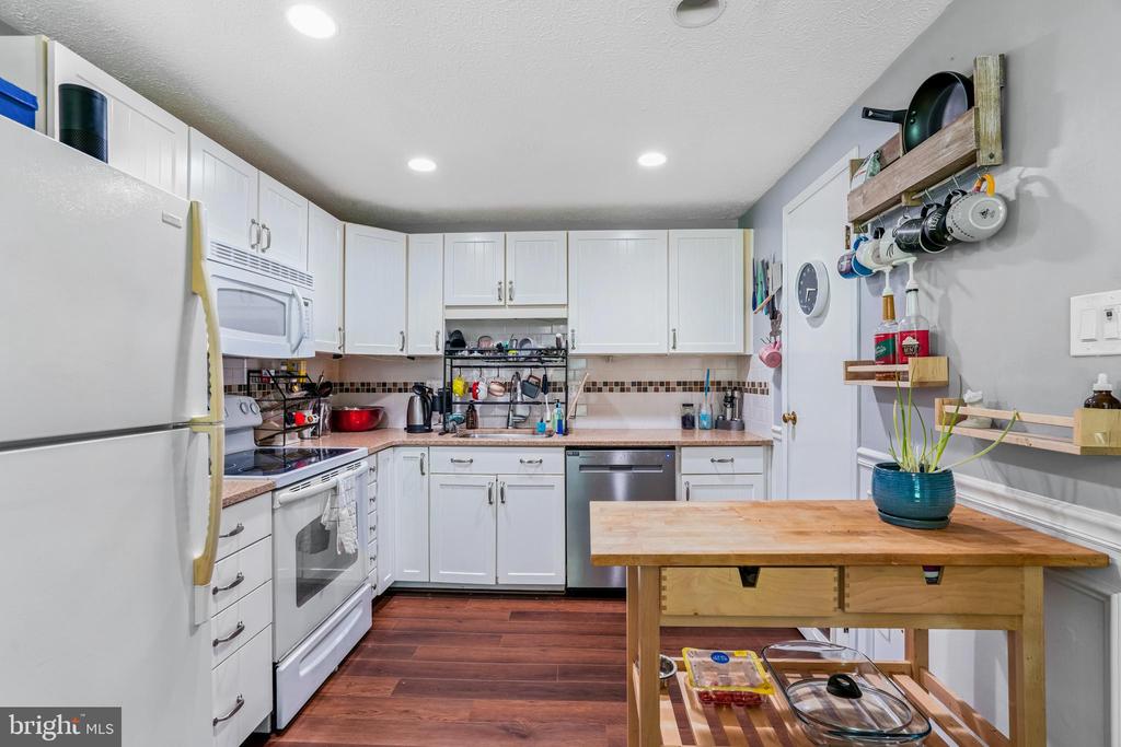 13213 WHITECHURCH CIRCLE