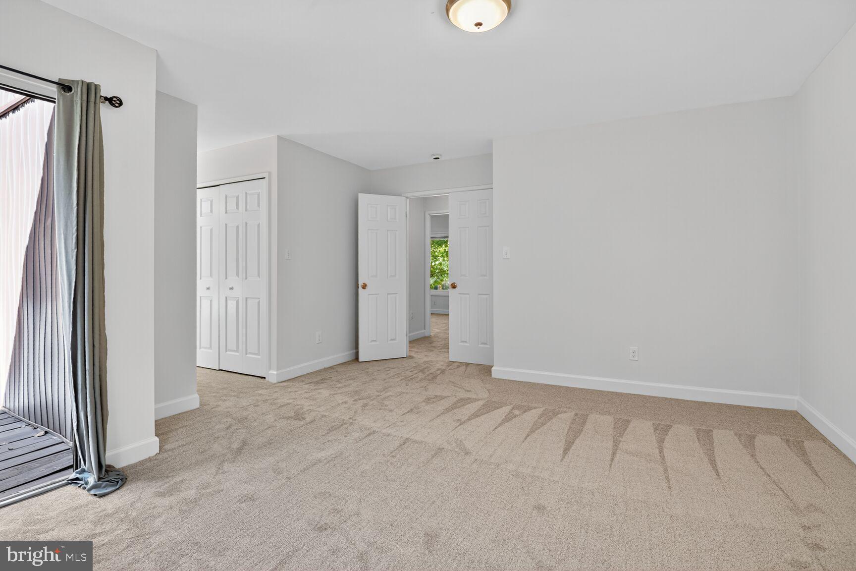 9722 SHADOW OAK DRIVE
