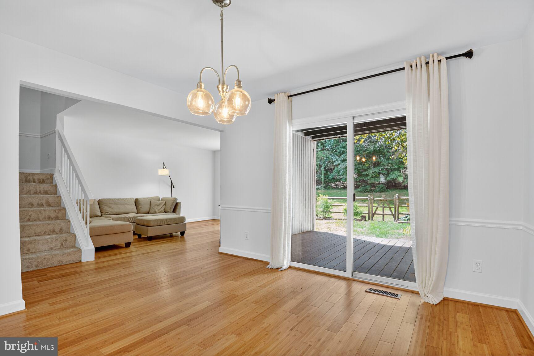 9722 SHADOW OAK DRIVE