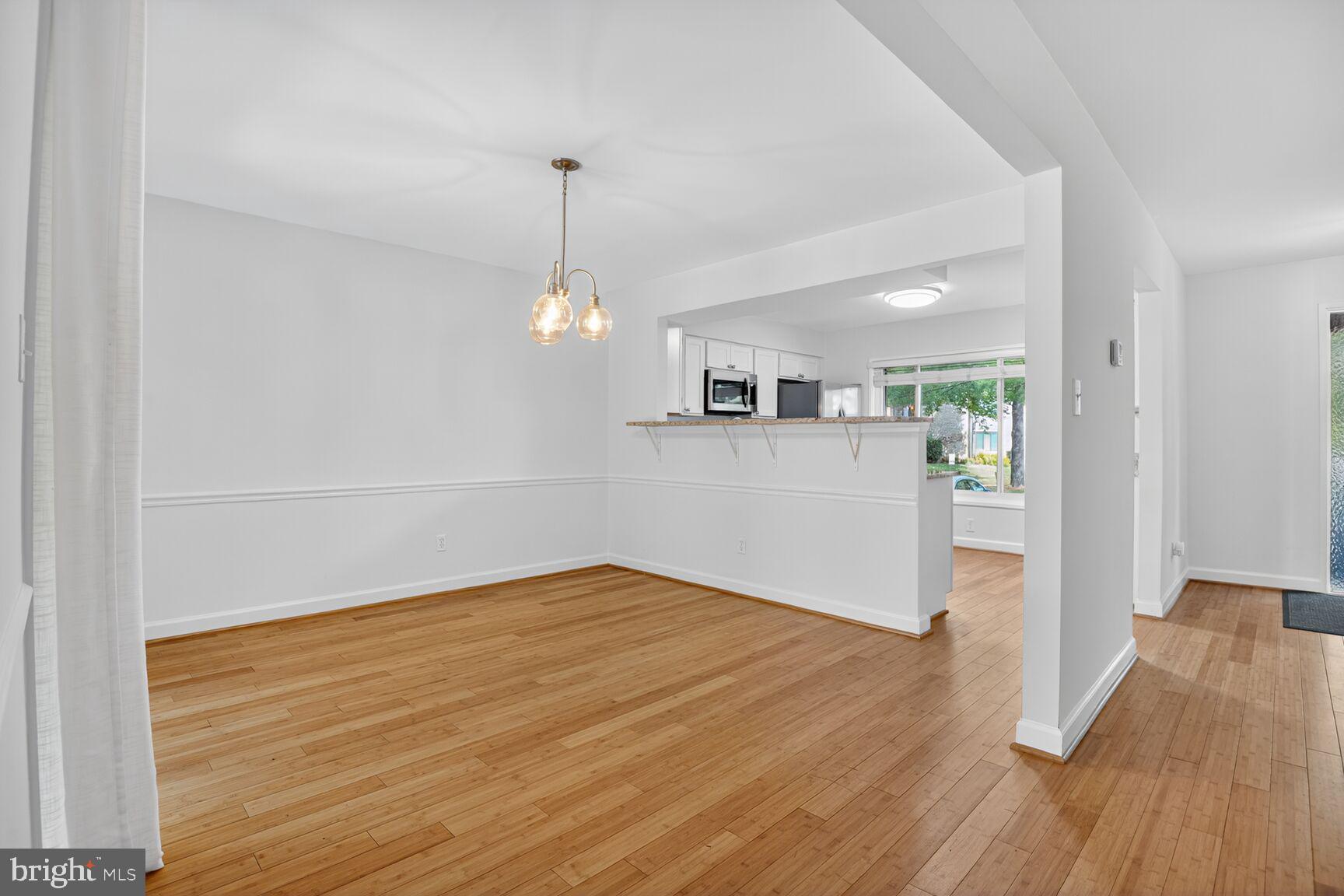 9722 SHADOW OAK DRIVE