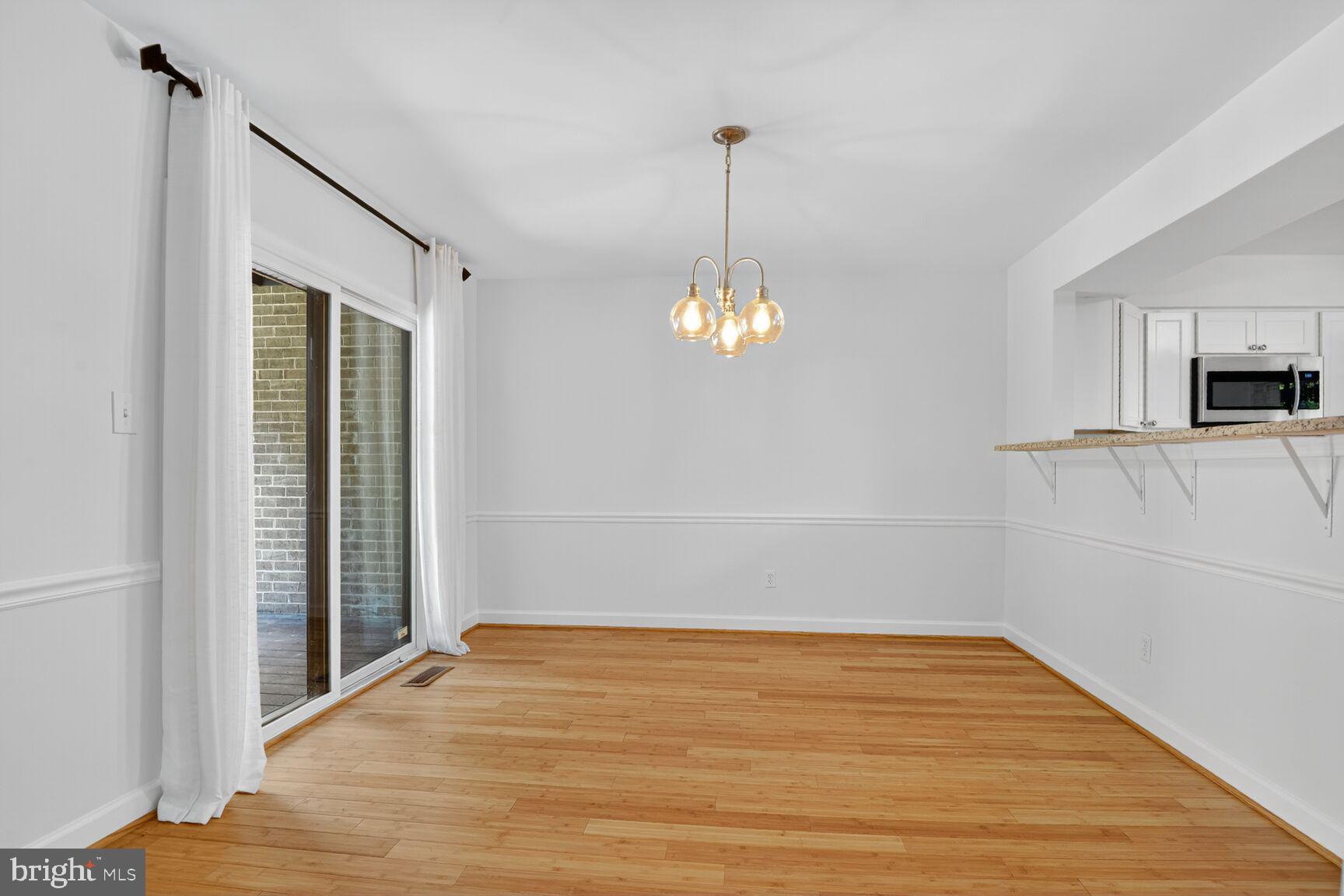 9722 SHADOW OAK DRIVE