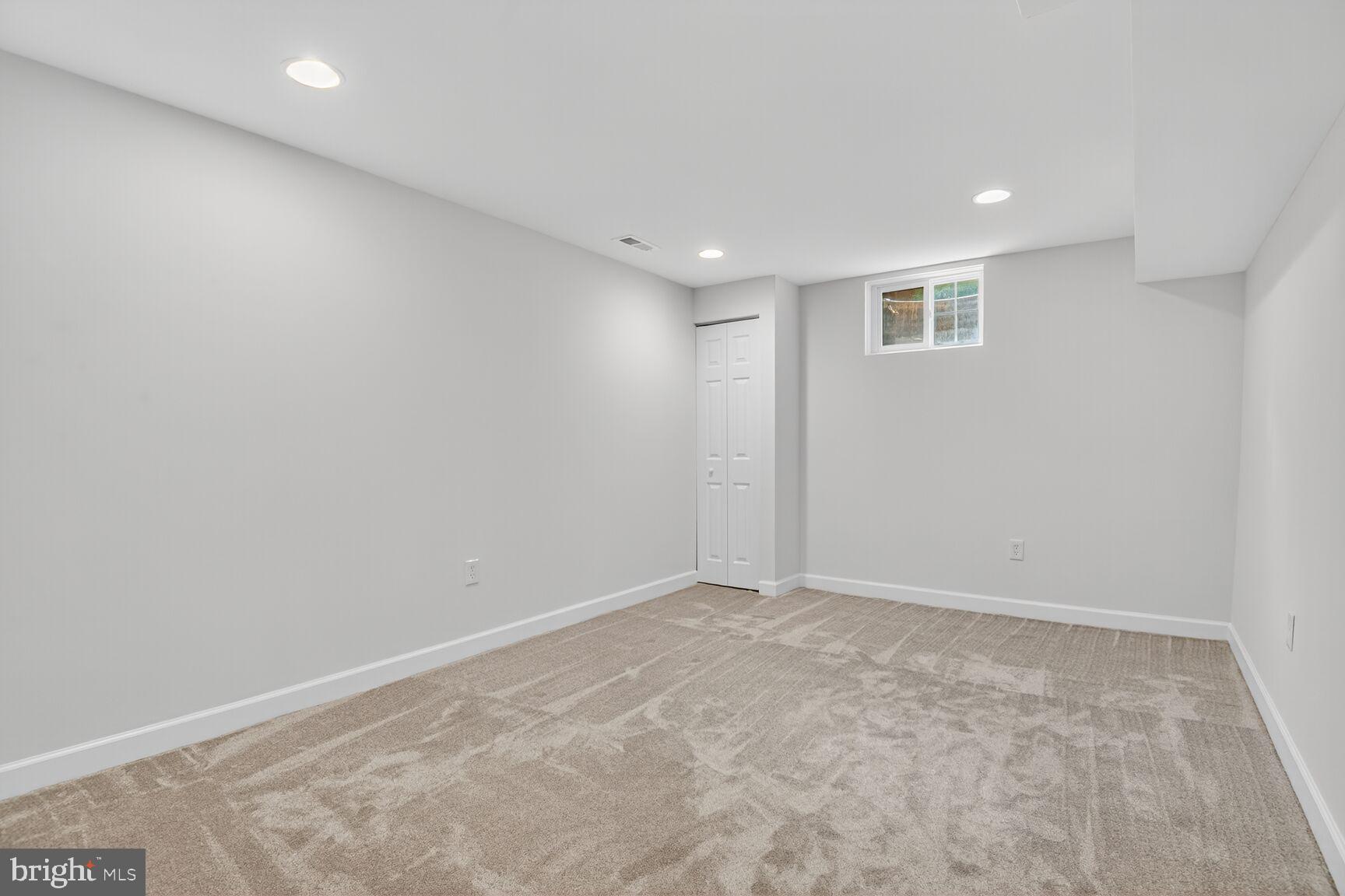 9722 SHADOW OAK DRIVE