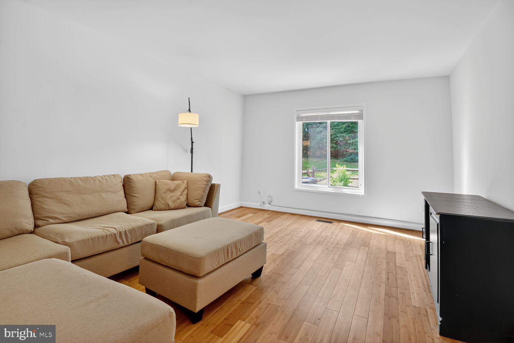 9722 SHADOW OAK DRIVE