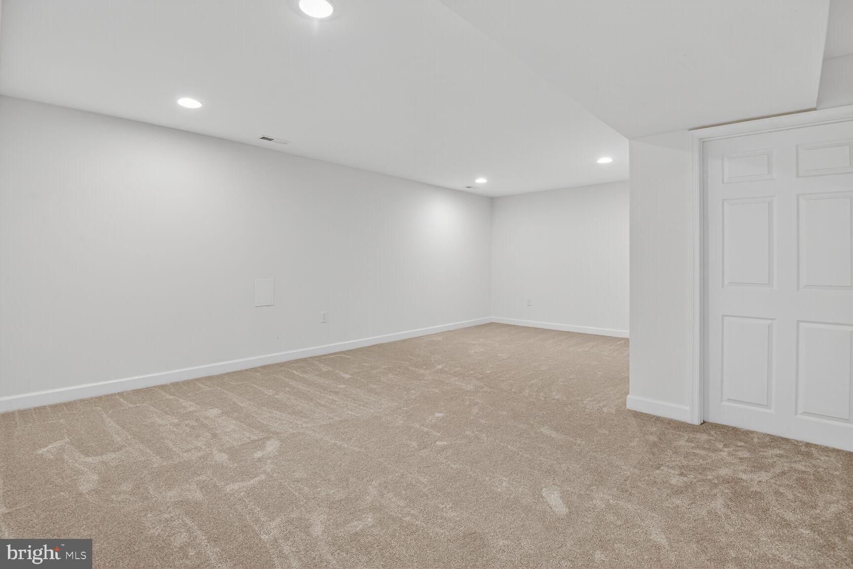 9722 SHADOW OAK DRIVE