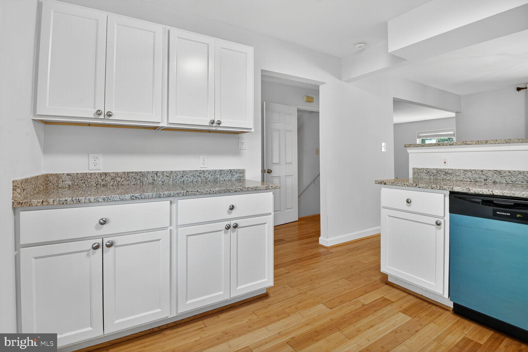 9722 SHADOW OAK DRIVE