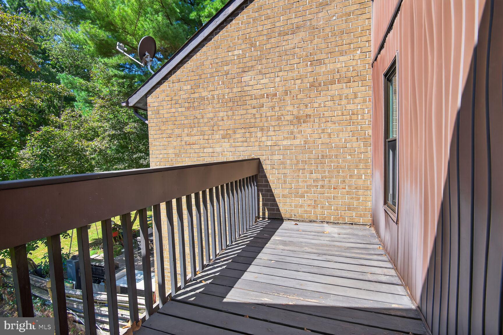 9722 SHADOW OAK DRIVE