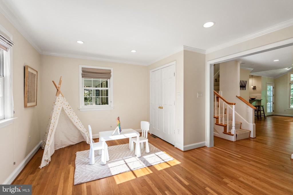 8013 ABERDEEN ROAD