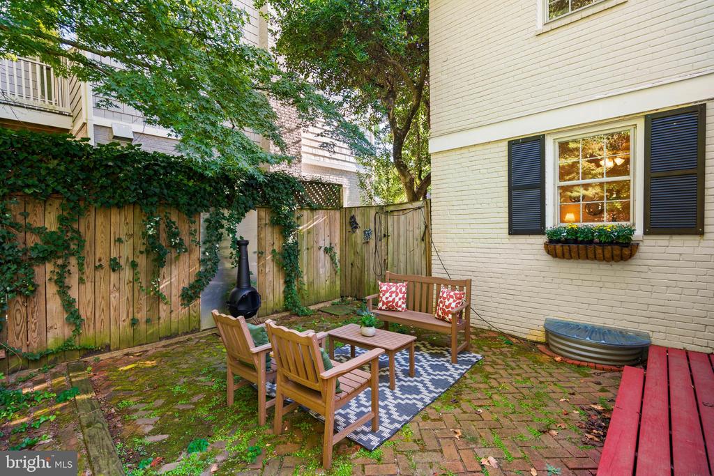 8013 ABERDEEN ROAD