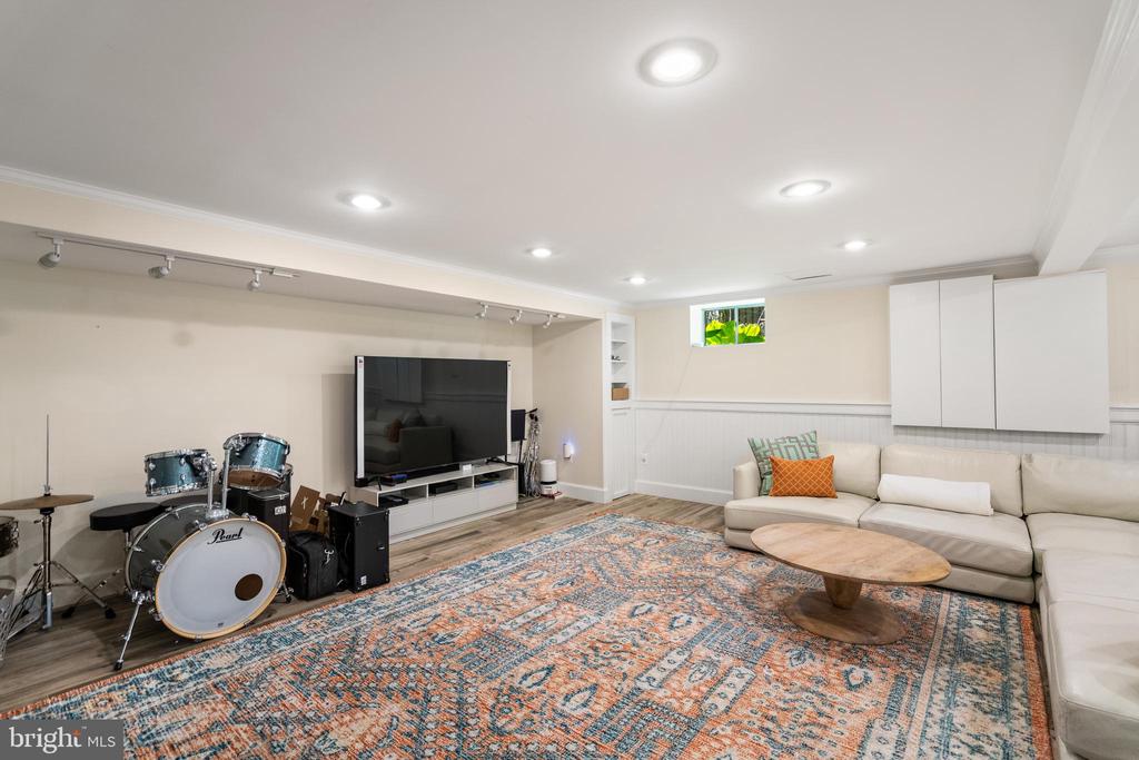 8013 ABERDEEN ROAD