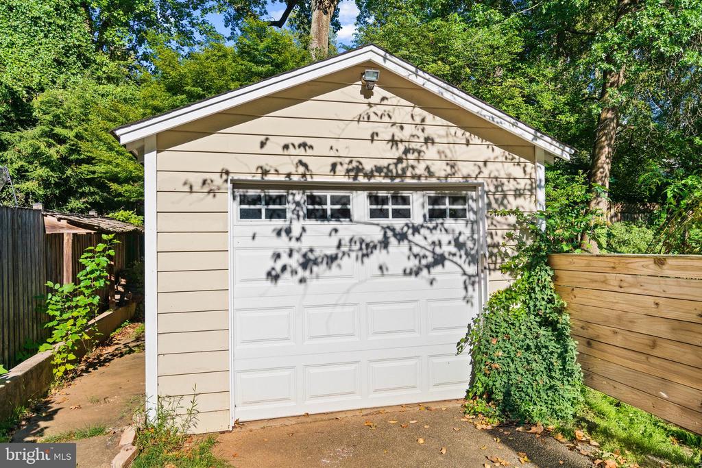 8013 ABERDEEN ROAD