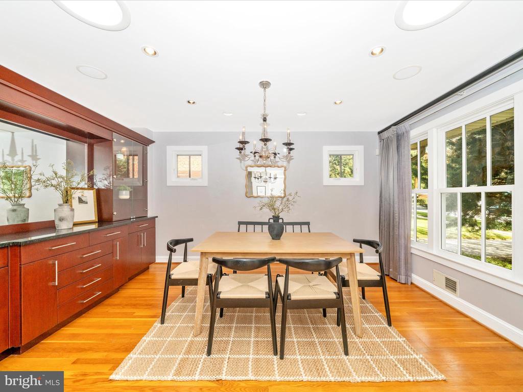 4904 ERTTER DRIVE