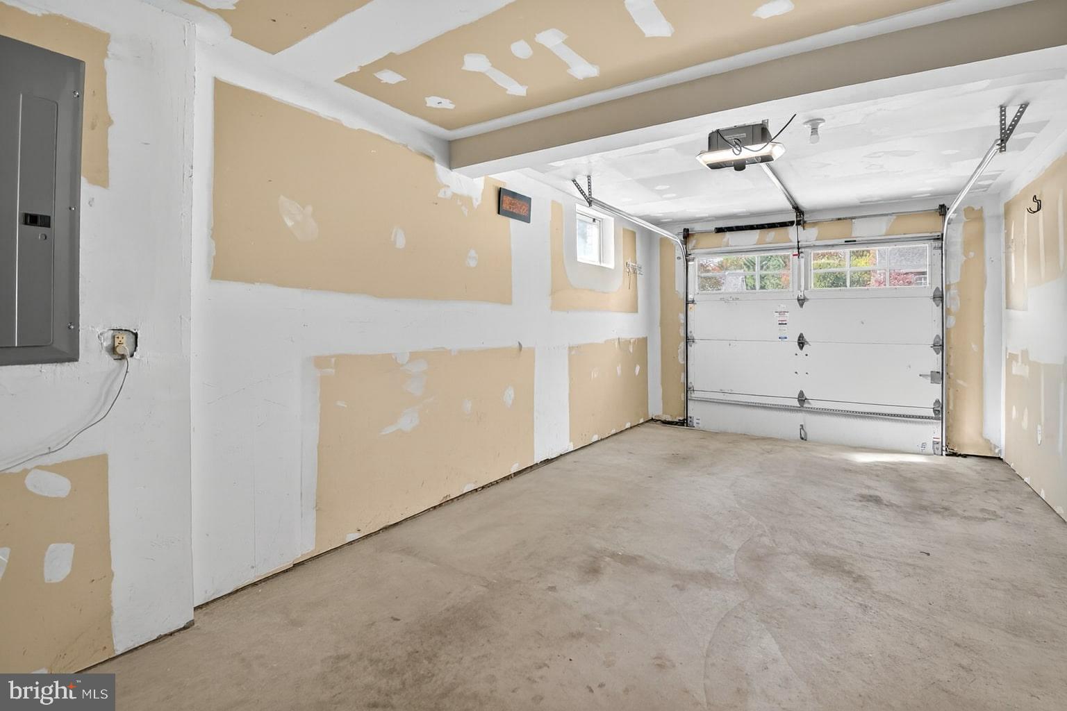 10105 CRESTWOOD ROAD