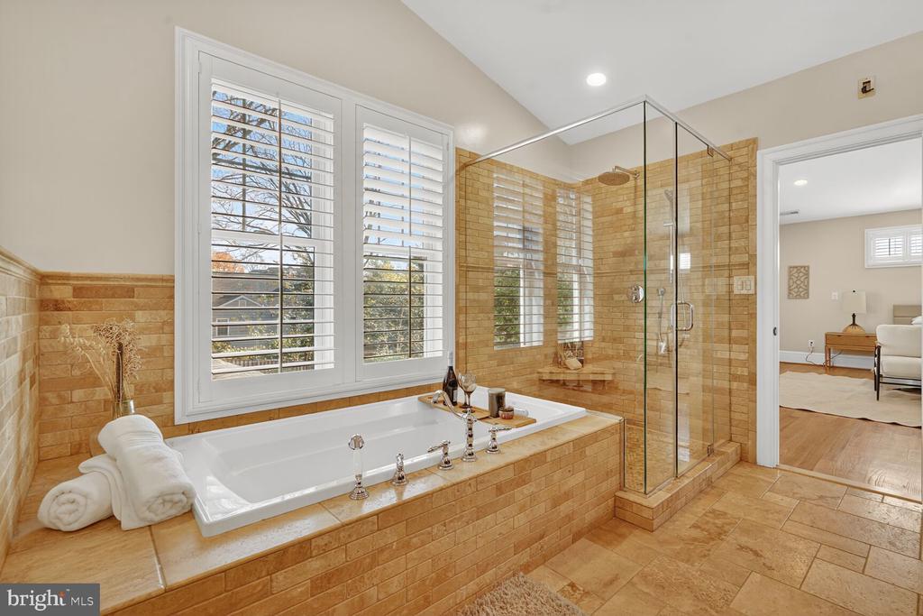 10105 CRESTWOOD ROAD