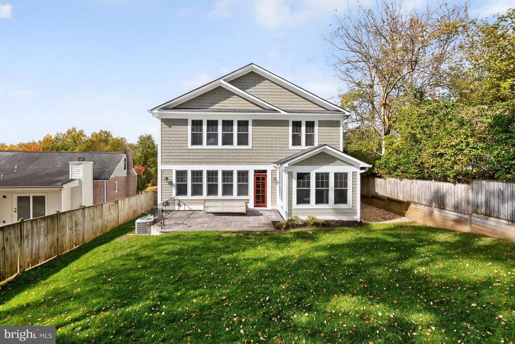 10105 CRESTWOOD ROAD