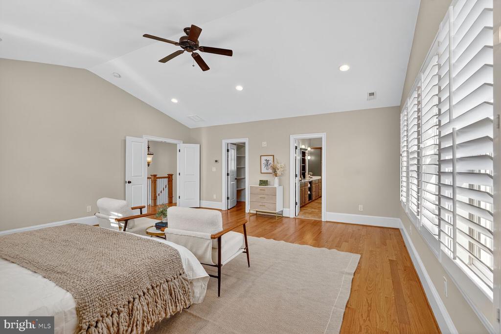 10105 CRESTWOOD ROAD