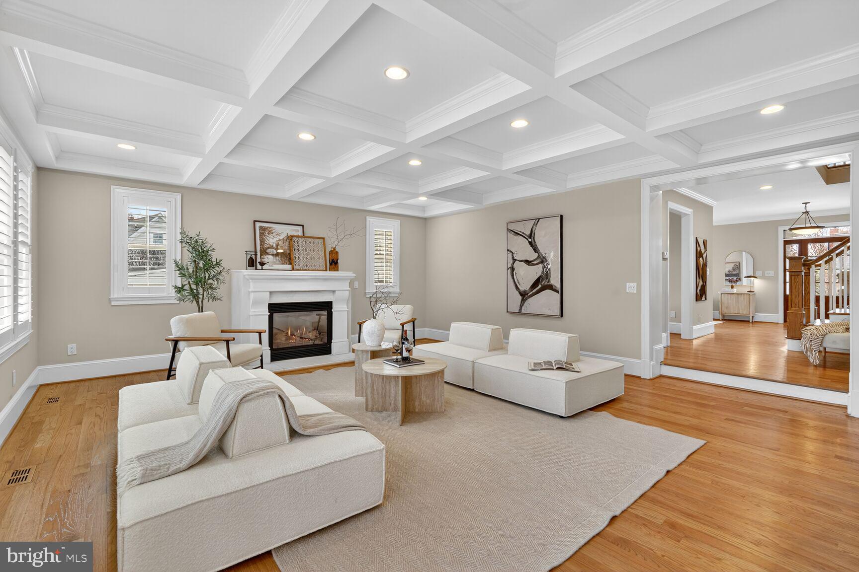 10105 CRESTWOOD ROAD
