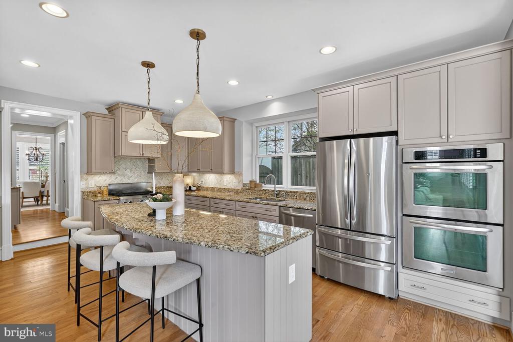 10105 CRESTWOOD ROAD