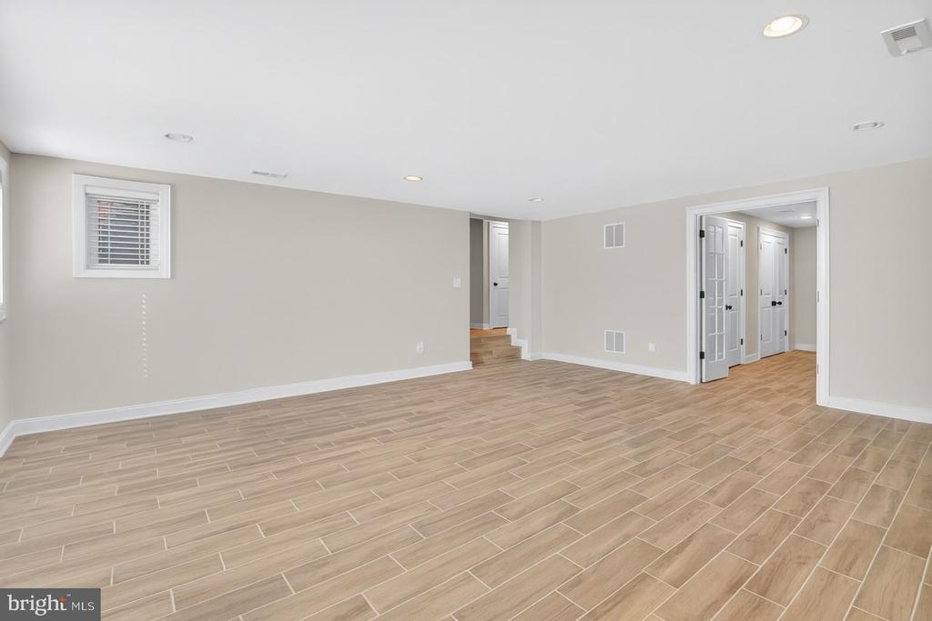 10105 CRESTWOOD ROAD