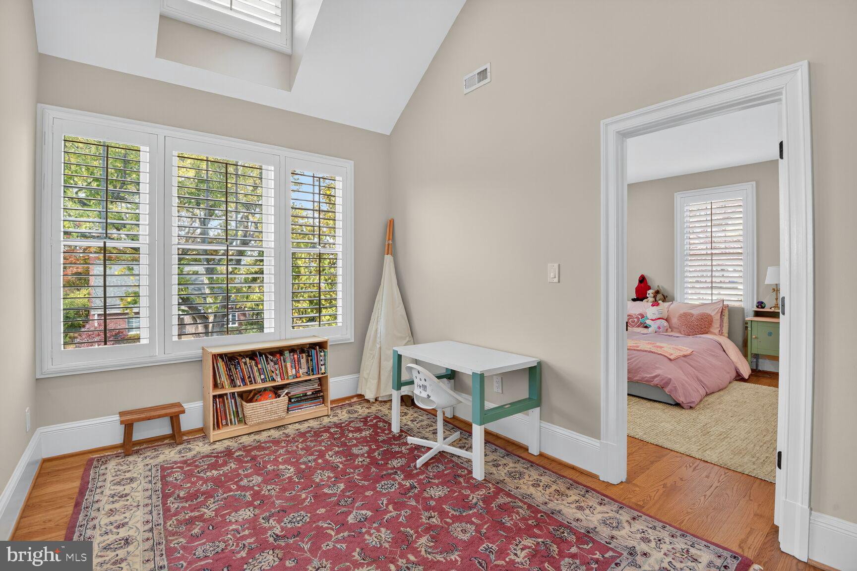 10105 CRESTWOOD ROAD