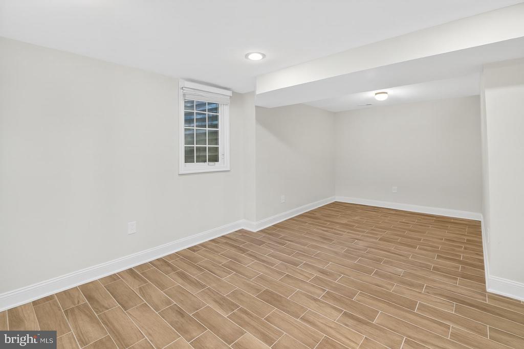 10105 CRESTWOOD ROAD