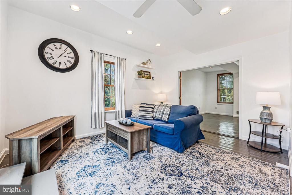 23820 OLD HUNDRED ROAD