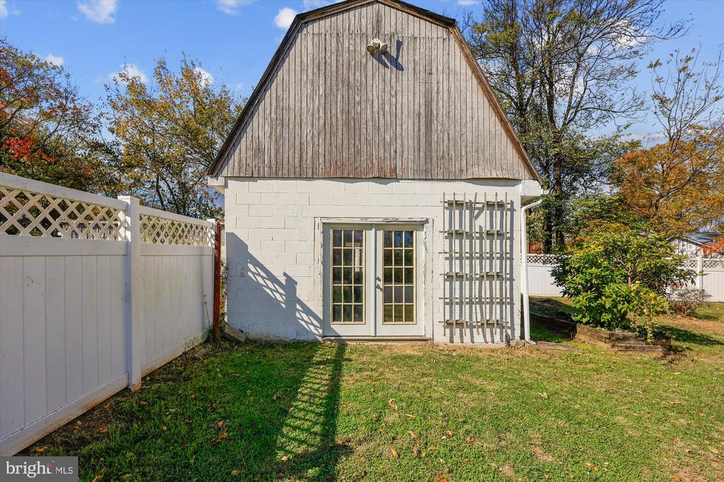 23820 OLD HUNDRED ROAD