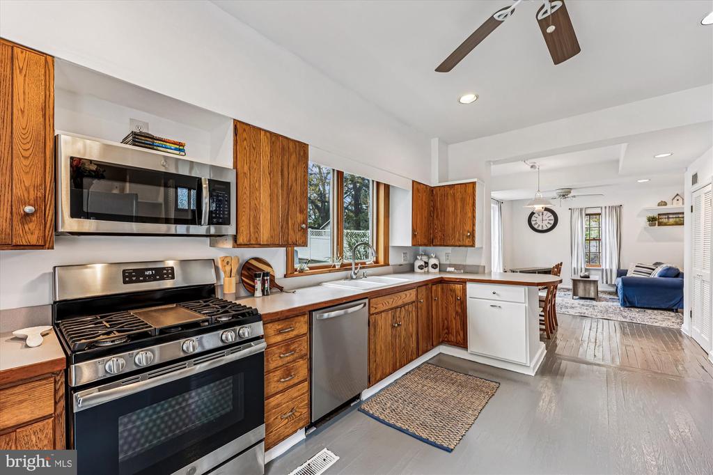 23820 OLD HUNDRED ROAD