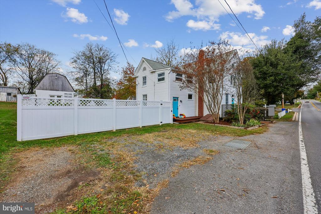 23820 OLD HUNDRED ROAD