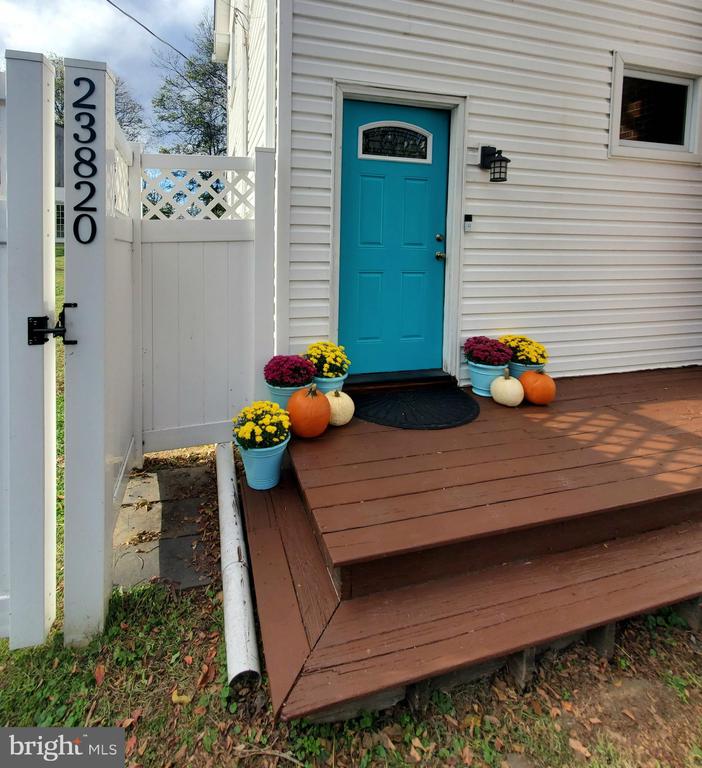 23820 OLD HUNDRED ROAD