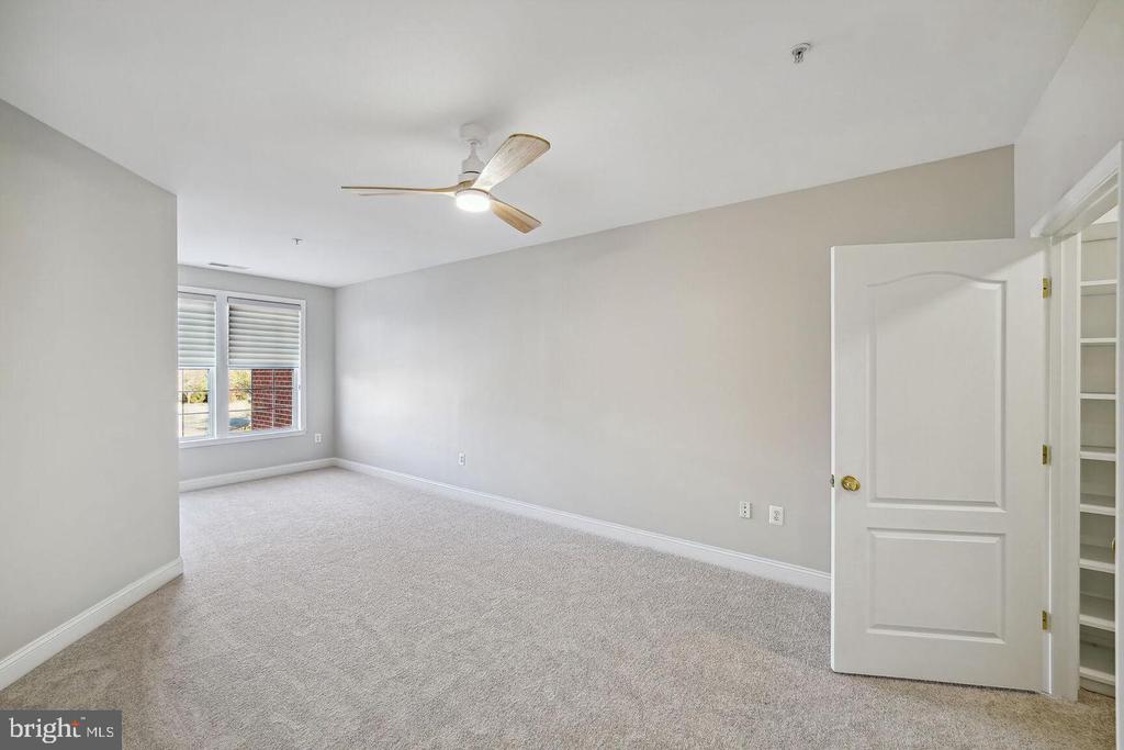 9405 BLACKWELL ROAD 305