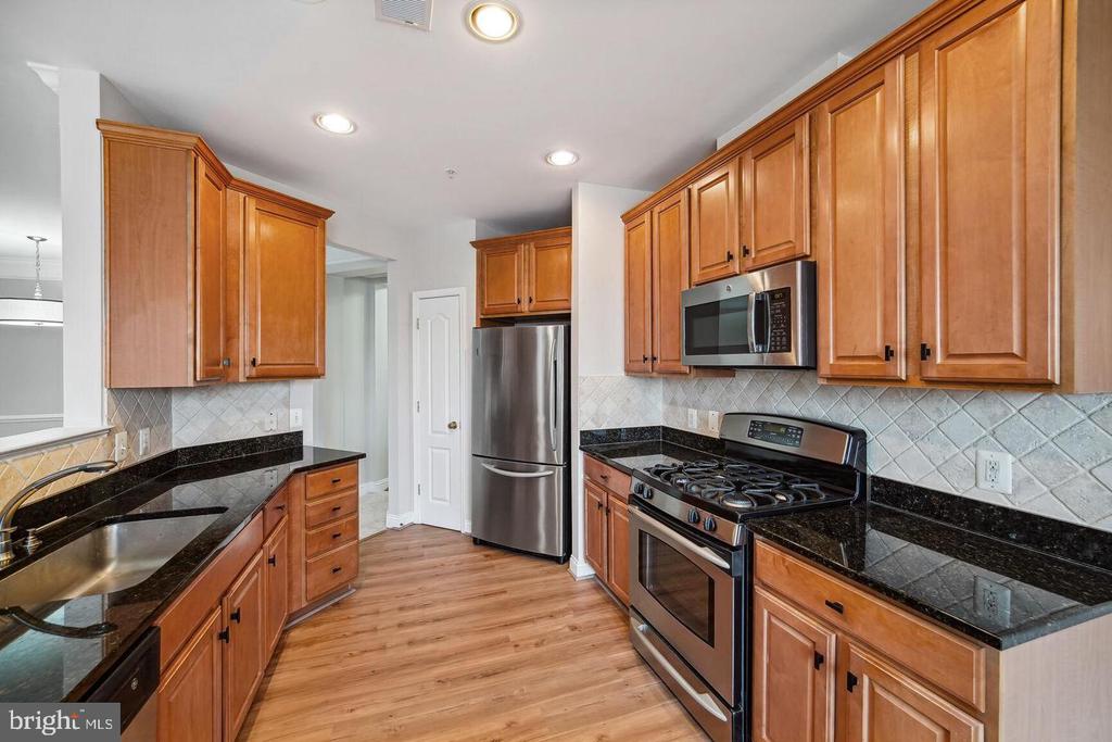 9405 BLACKWELL ROAD 305