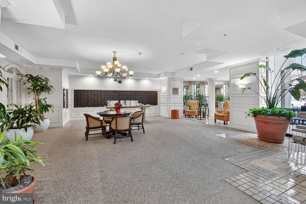 15115 INTERLACHEN DRIVE 3-904