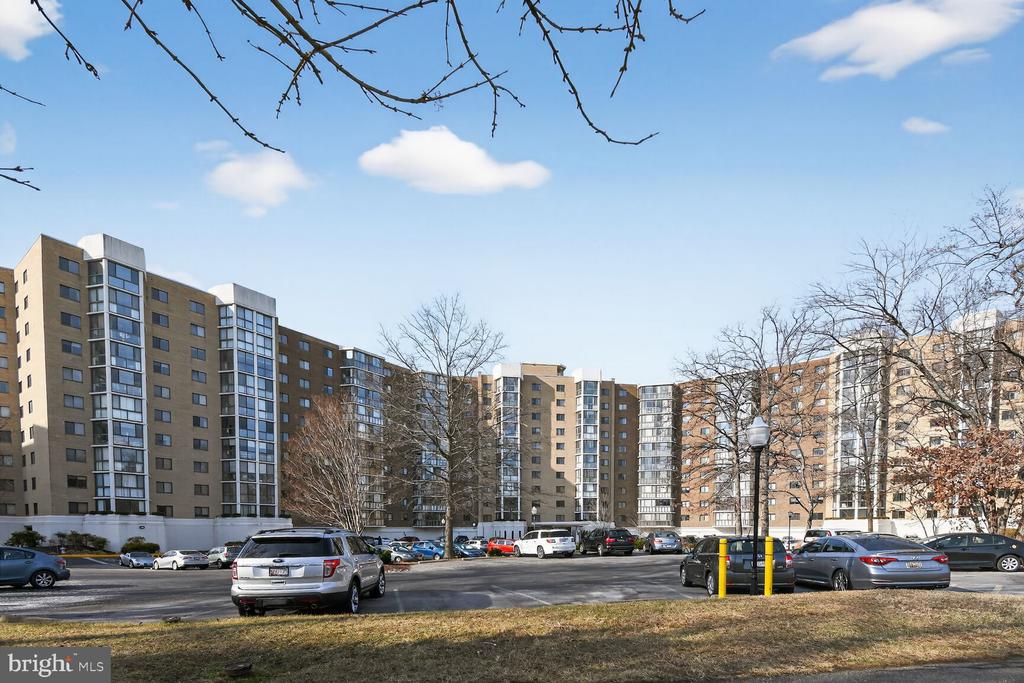 15115 INTERLACHEN DRIVE 3-904