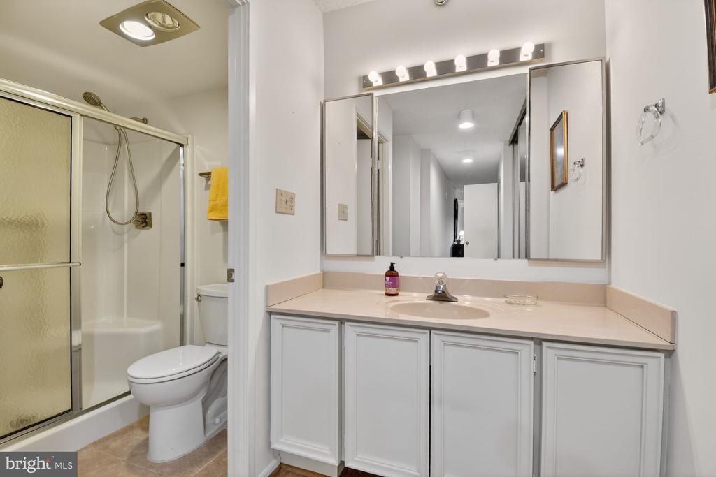 15115 INTERLACHEN DRIVE 3-904