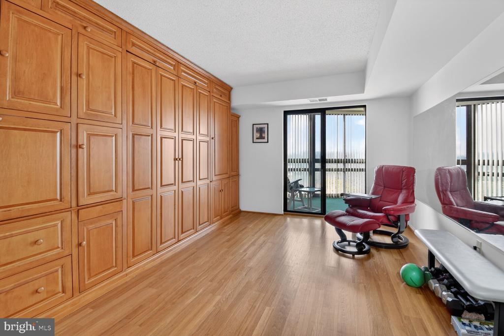 15115 INTERLACHEN DRIVE 3-904