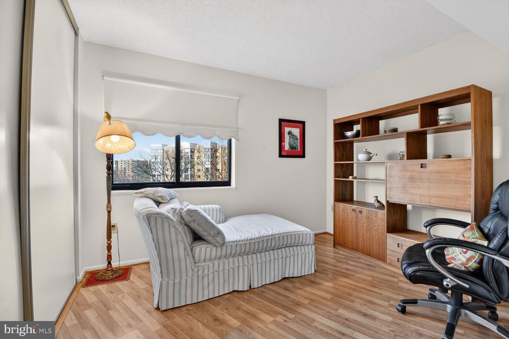 15115 INTERLACHEN DRIVE 3-904