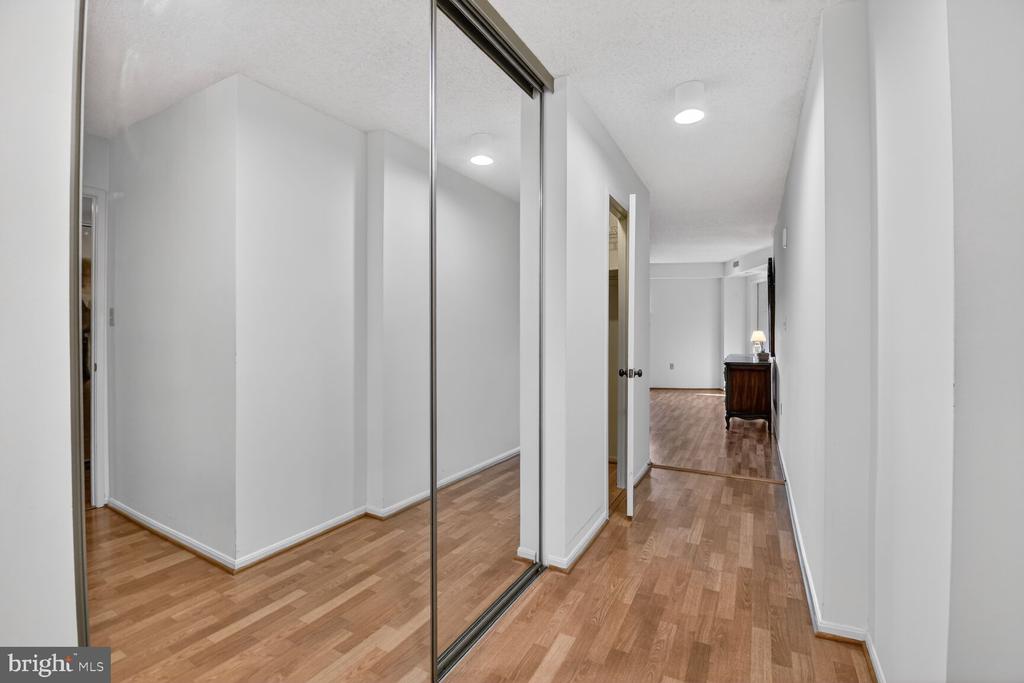 15115 INTERLACHEN DRIVE 3-904