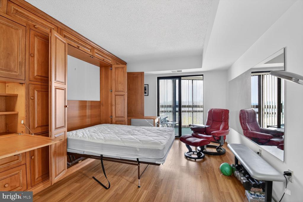 15115 INTERLACHEN DRIVE 3-904