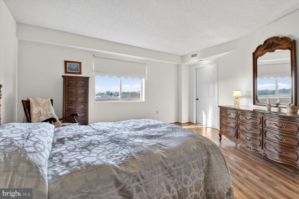 15115 INTERLACHEN DRIVE 3-904